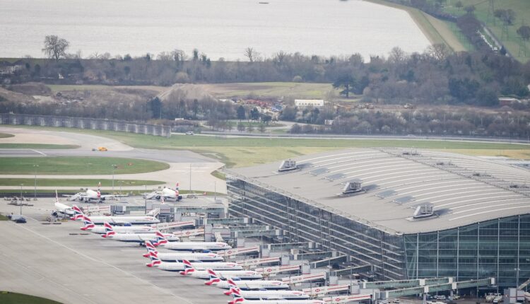 Londres/Heathrow : retour à la normale et désaccord sur la fermeture