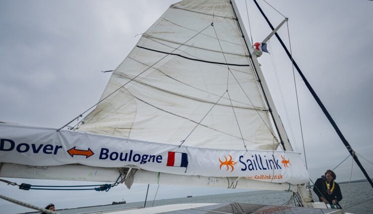 Sailcoop propose des traversées de la Manche à la voile