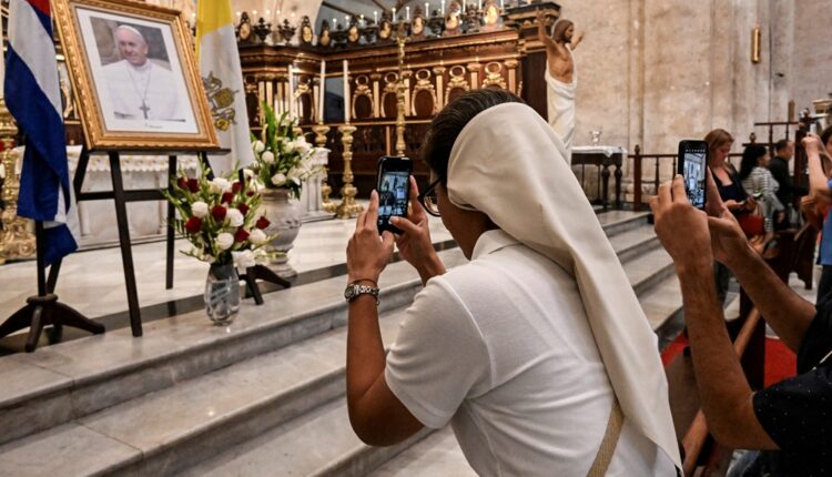 Rome : les funérailles du pape font exploser les recherches de vol