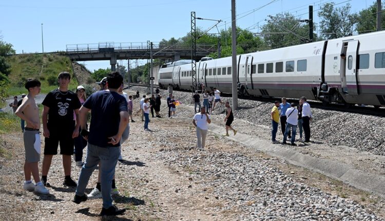 Espagne : après la coupure, l’électricité revient petit à petit mais le trafic reste perturbé