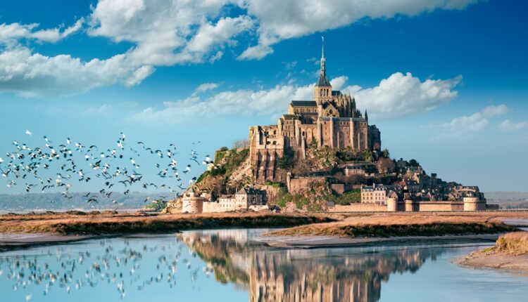 de grands monuments adoptent un prix « haute saison » face au surtourisme