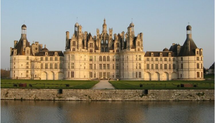 « Si on vend la France en ne parlant que des châteaux de la Loire ou Versailles, on est morts »