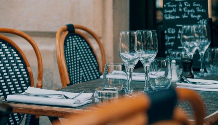 Métiers en tension : le retard de la liste met à mal le secteur de l’hôtellerie-restauration