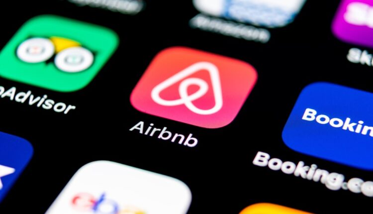 Surtourisme : Airbnb pointe les hôtels du doigt