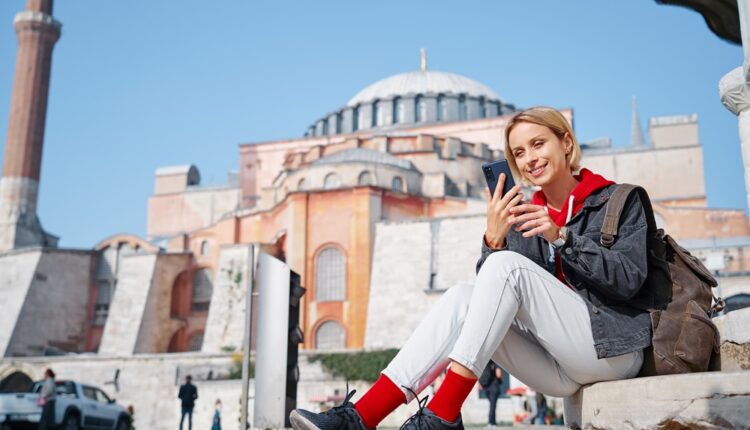 Expedia utilise l'IA pour faire du commerce sur Instagram