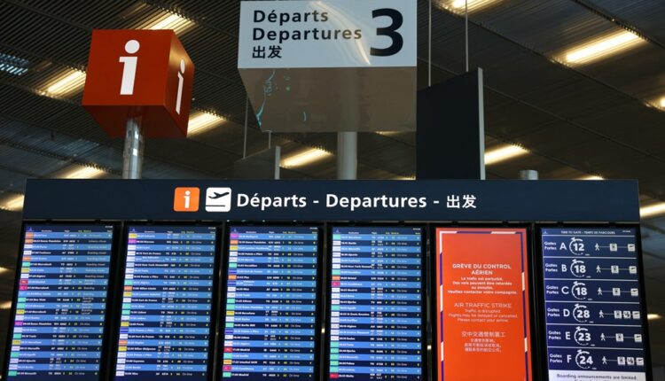 Grève contrôleurs aériens