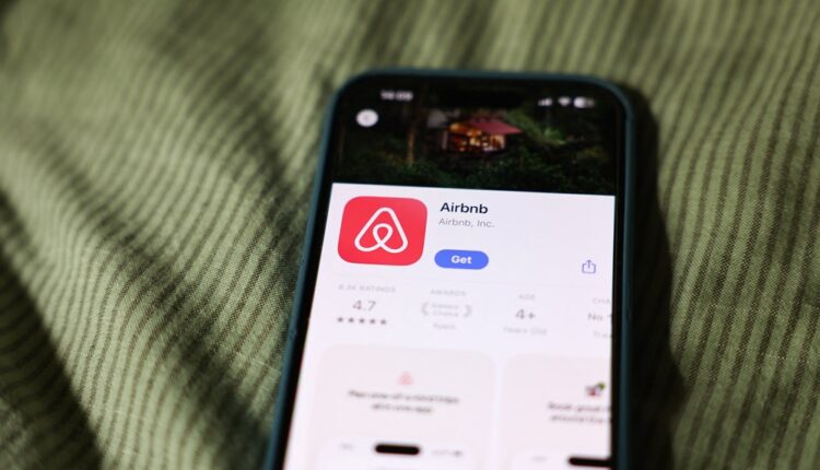 Airbnb sur l’App Store © Jakub Porzycki/NurPhoto/AFP