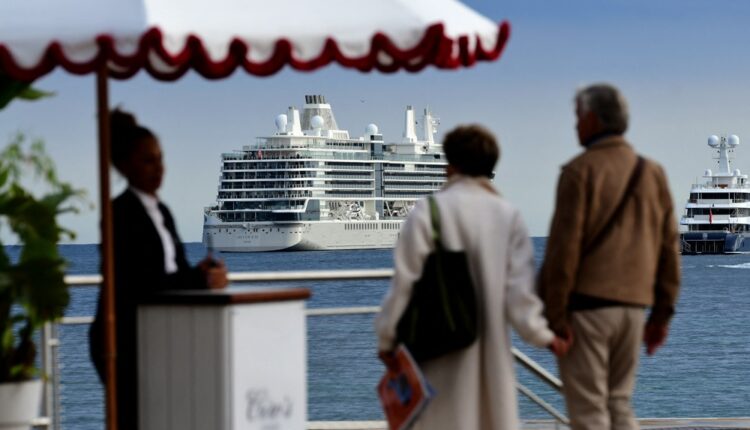 Croisières : après Nice, Cannes limite le nombre de paquebots géants dans sa baie