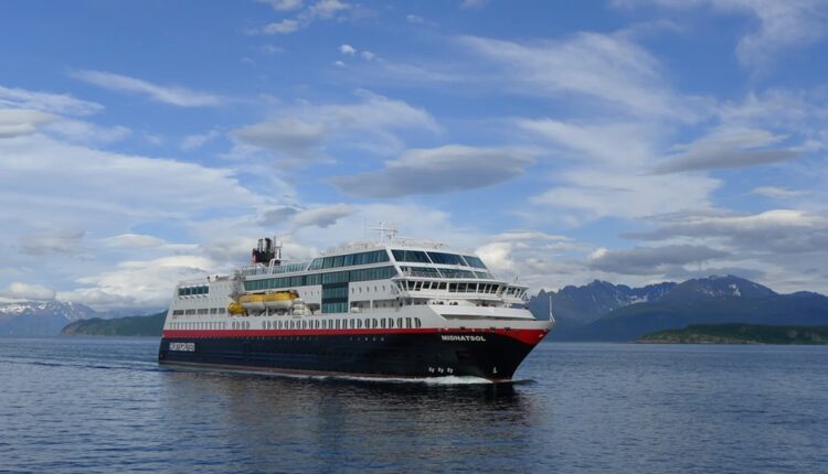 Hurtigruten ajoute un deuxième navire pour ses croisières Signature