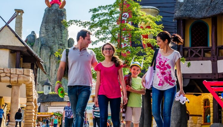 Le Parc Astérix relance son été gaulois avec des ouvertures prolongées