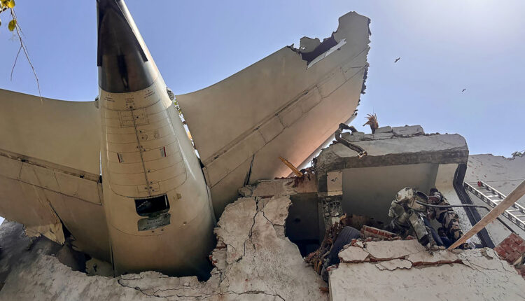 Crash Air India 171 : que retenir du premier rapport d'enquête ?