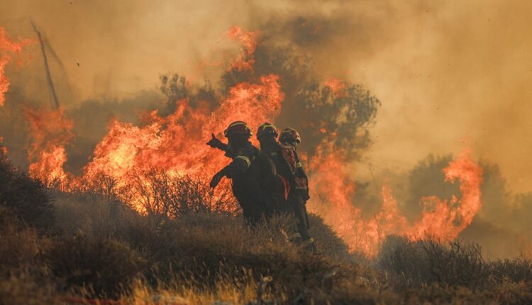 Grèce : un nouvel incendie provoque des évacuations en Crète