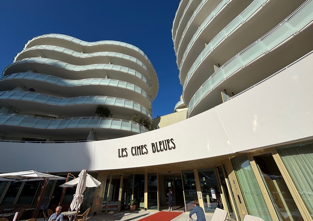 On a testé Les Cimes Bleues, le premier hôtel de La French Collection